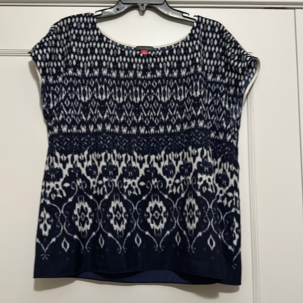 Vince Camuto blouse, blue whit ikat design. L